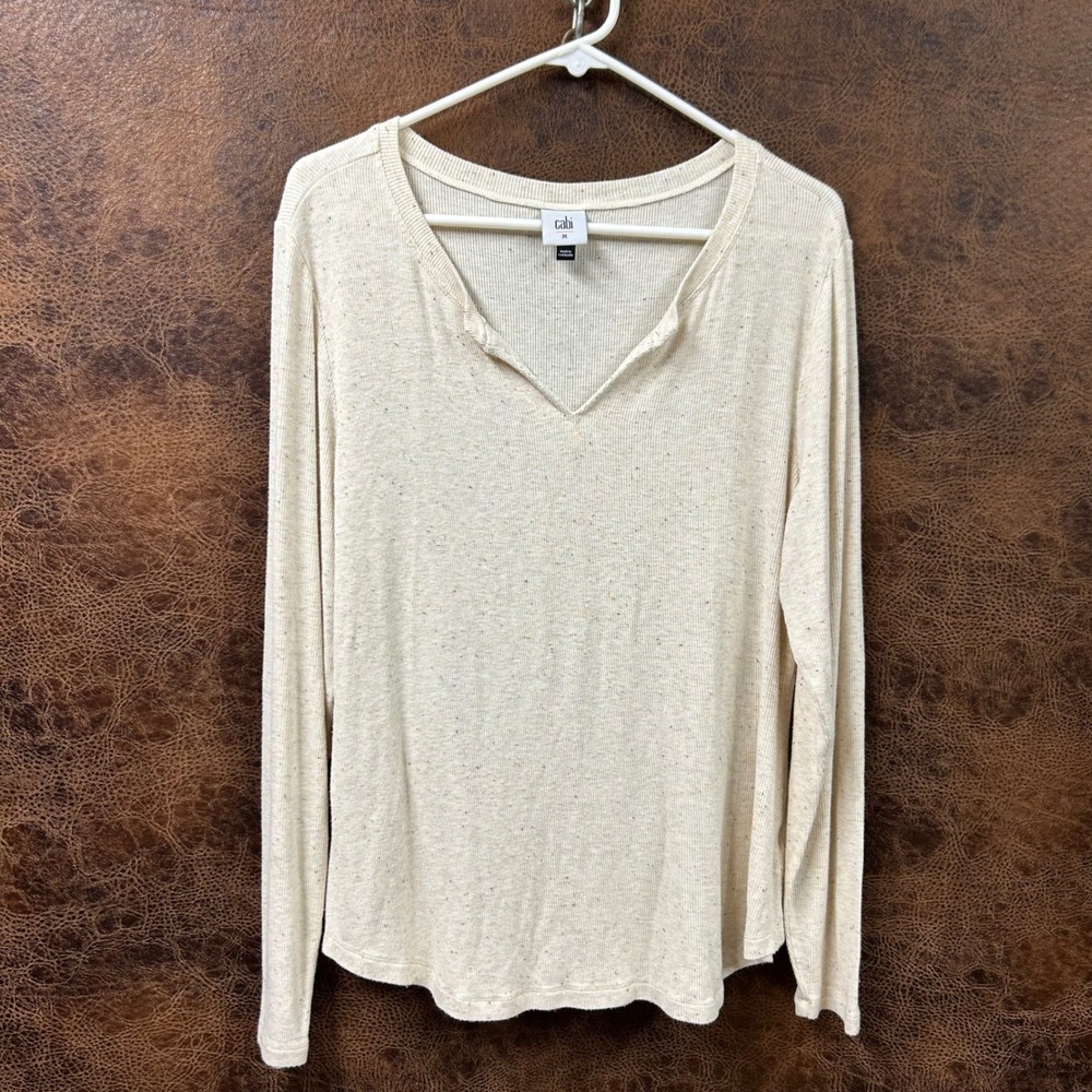 Cabi Cream Long Sleeve Oatmeal Knit V‎ Neckline Medium Perfect for Layering